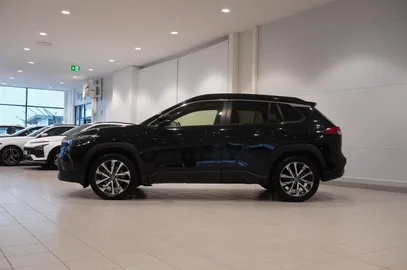 Car image 3