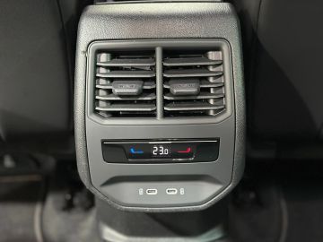 Car image 36