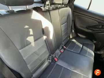 Car image 24