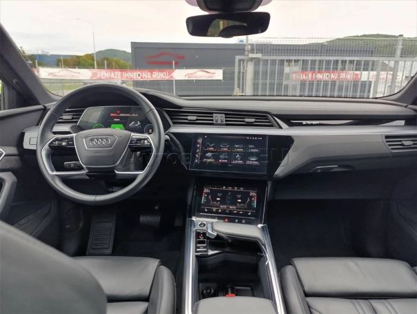 Audi e-tron 55 quattro S-line 300 kW image number 16