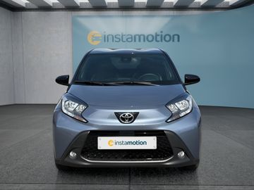 Car image 4