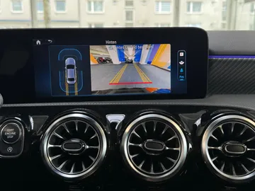 Car image 40