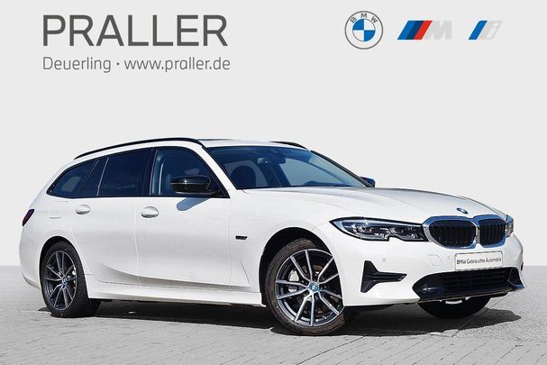 BMW 330 e Touring Sport Line 215 kW image number 2