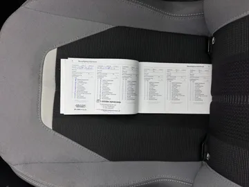 Car image 28