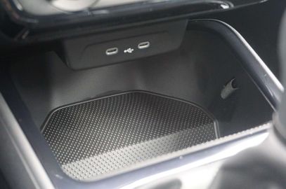 Car image 37