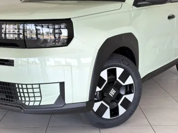 Car image 29