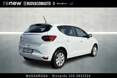 Car image 2
