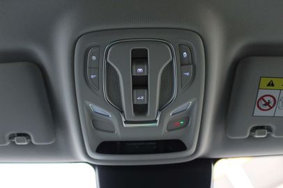 Car image 32