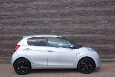 Car image 4