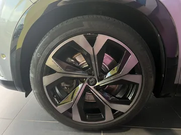 Car image 47
