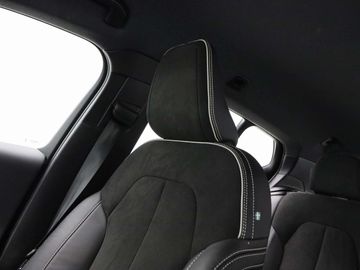 Car image 36