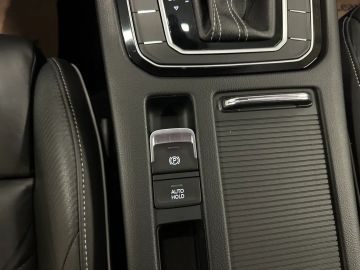 Car image 36