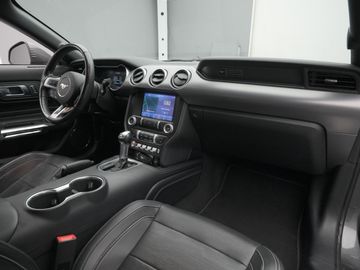 Car image 32