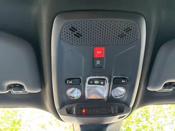 Car image 28