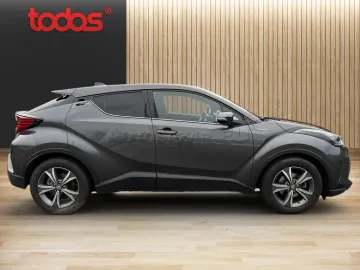 Car image 4