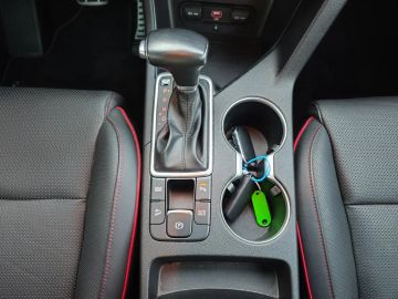 Car image 26