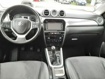 Car image 11