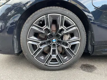 Car image 39