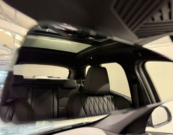 Car image 32