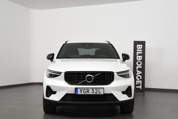 Volvo XC40 Recharge T4 Plus Dark 157 kW image number 4