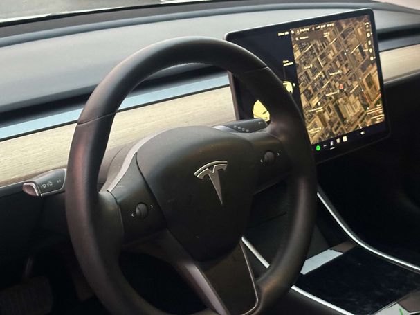 Tesla Model 3 60 Plus 175 kW image number 4