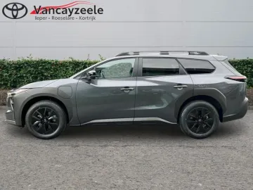 Car image 5
