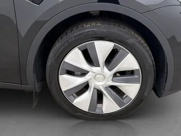 Car image 37