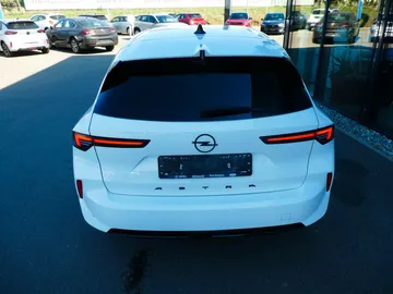 Car image 31