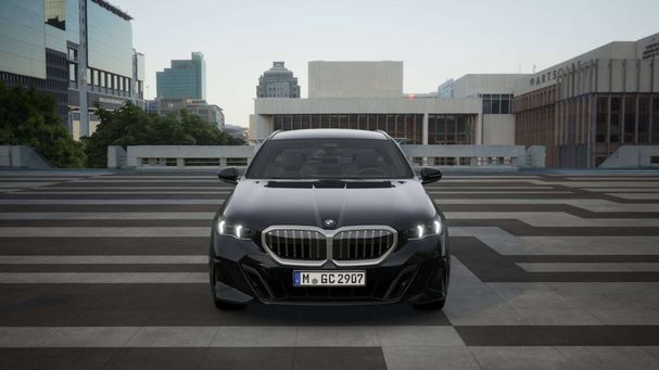 BMW 520i Touring 140 kW image number 2