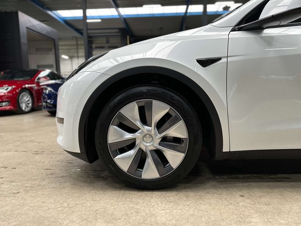 Tesla Model Y Long Range AWD 254 kW image number 5