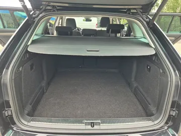 Car image 48
