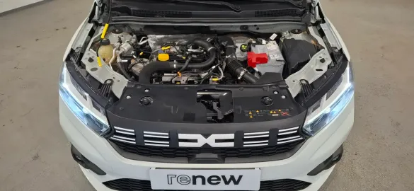 Car image 26