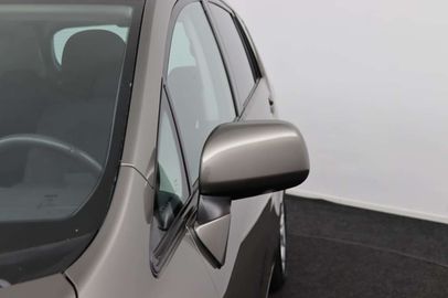 Car image 37