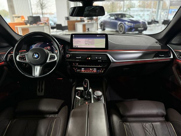 BMW 540i Touring xDrive 250 kW image number 38