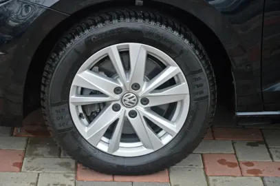 Car image 38