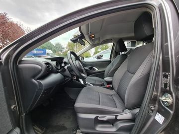 Car image 9