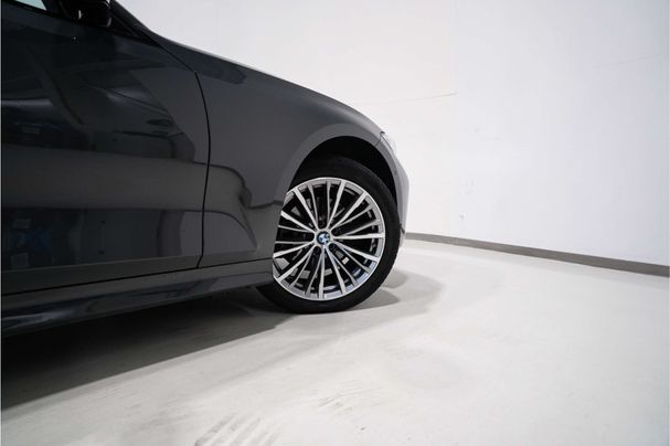 BMW 320i Sport Line 135 kW image number 21