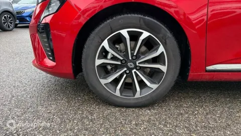 Car image 20