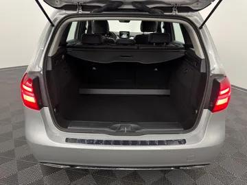 Car image 42