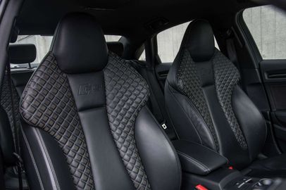 Car image 37