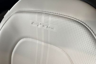 Car image 30