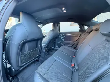 Car image 32