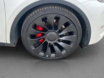 Car image 36