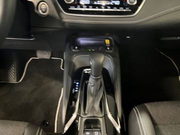 Car image 12