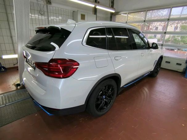 BMW iX3 Impressive 210 kW image number 2