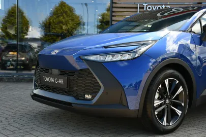 Car image 2