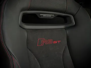 Car image 28