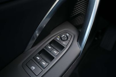 Car image 38