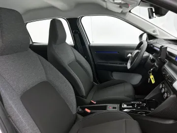Car image 38