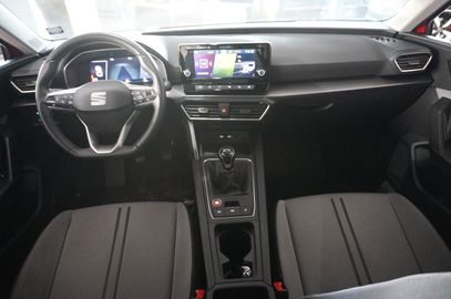 Car image 26